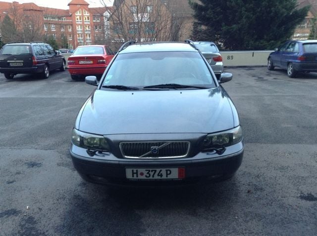 Gebraucht Volvo V70 131 PS (96 kW) 2003 Schwarz Kombi