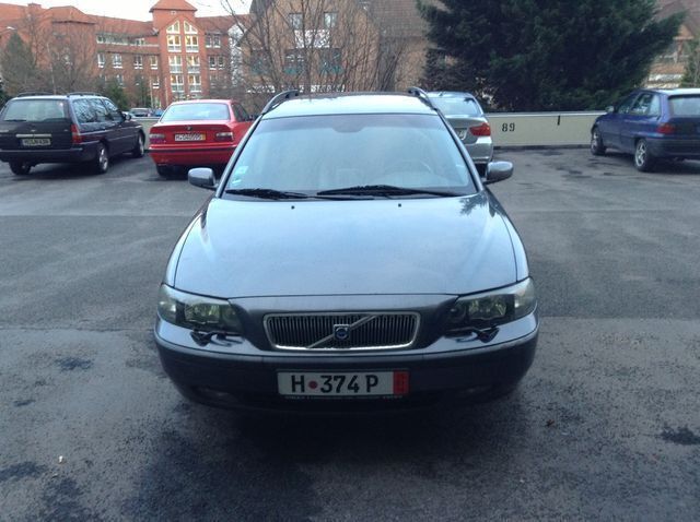 Schwarz Gebraucht 2003 Volvo V70 Kombi | 4.900 € - Bild 1/4
