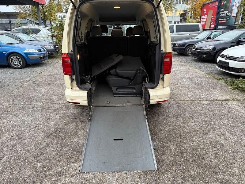 Beige Gebraucht 2016 VW Caddy Van / Kleinbus | 8.999 € - Bild 1/4