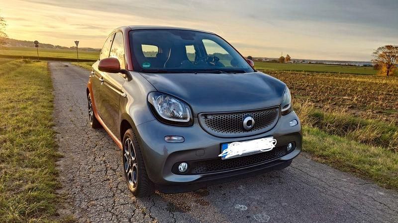 Grau Gebraucht 2017 Smart ForFour Prime Kleinwagen | 12.799 € (Teuer) - Bild 1/4