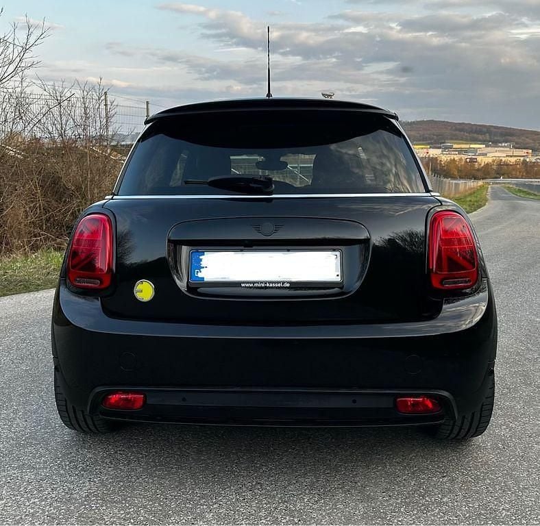 Second-hand Mini Cooper 135 kW (184 CP) 2021 Negru Hatchback
