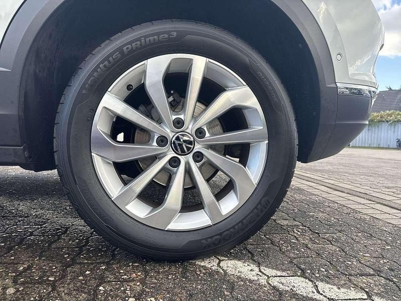 Gebraucht VW T-Roc Style 150 PS (110 kW) 2023 Pure whiteschwarz SUV