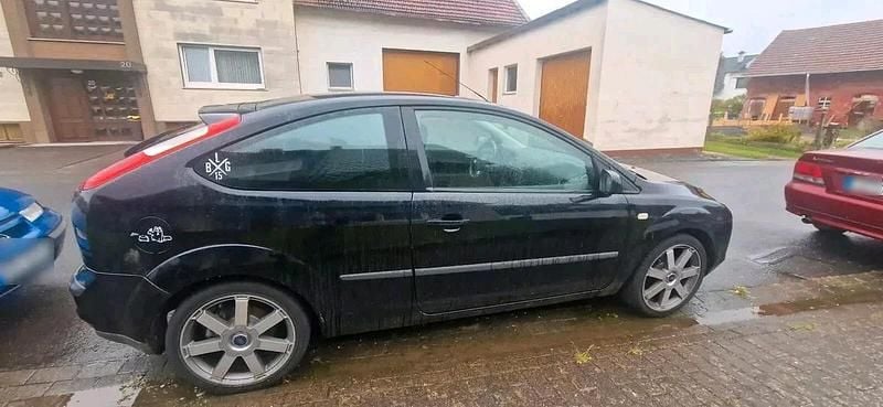Second-hand Ford Focus 145 CP (106 kW) 2005 Negru Hatchback