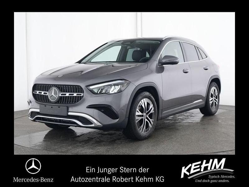 Mountain grau (metallic) Gebraucht 2024 Mercedes GLA200 Progressive SUV | 38.650 € (Fairer Preis) - Bild 1/4