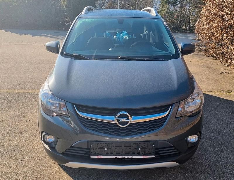 Usado Opel Karl Rocks 75 HP (55 kW) 2018 Cinzento Citadino