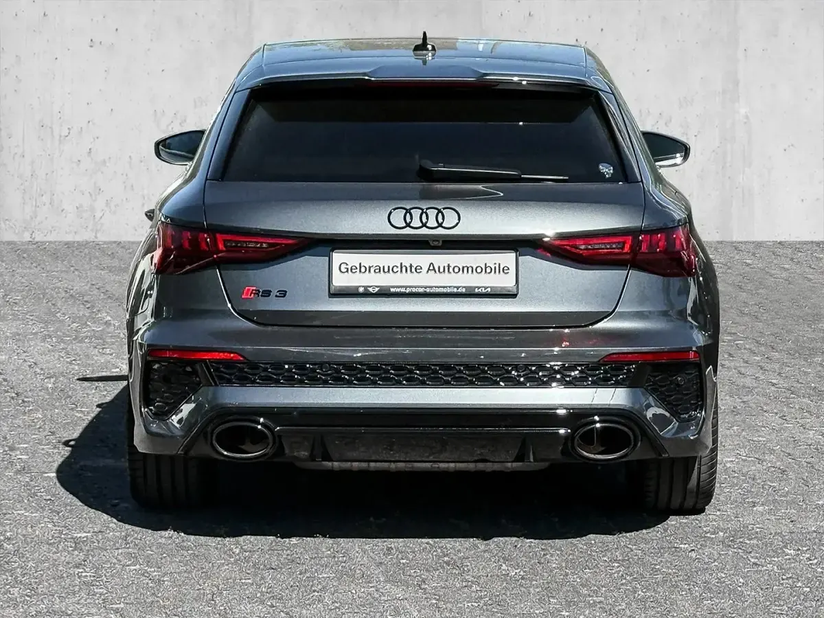 Gebraucht Audi RS3 Sport 400 PS (294 kW) 2024 Grau Limousine