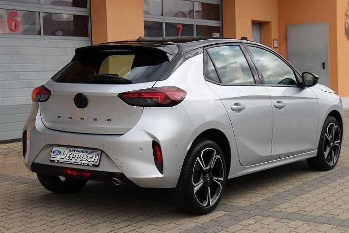 Gebraucht Opel Corsa Elegance 101 PS (74 kW) 2024 Kristallsilbermetallic (metallic) Limousine