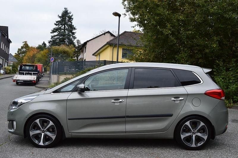 Silber Gebraucht 2013 Kia Carens Vision Van / Kleinbus | 9.999 € (Guter Preis) - Bild 1/4