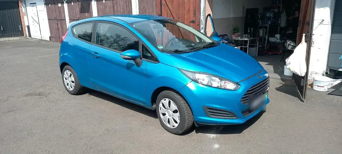 Gebraucht Ford Fiesta 59 PS (43 kW) 2014 Blau Kleinwagen