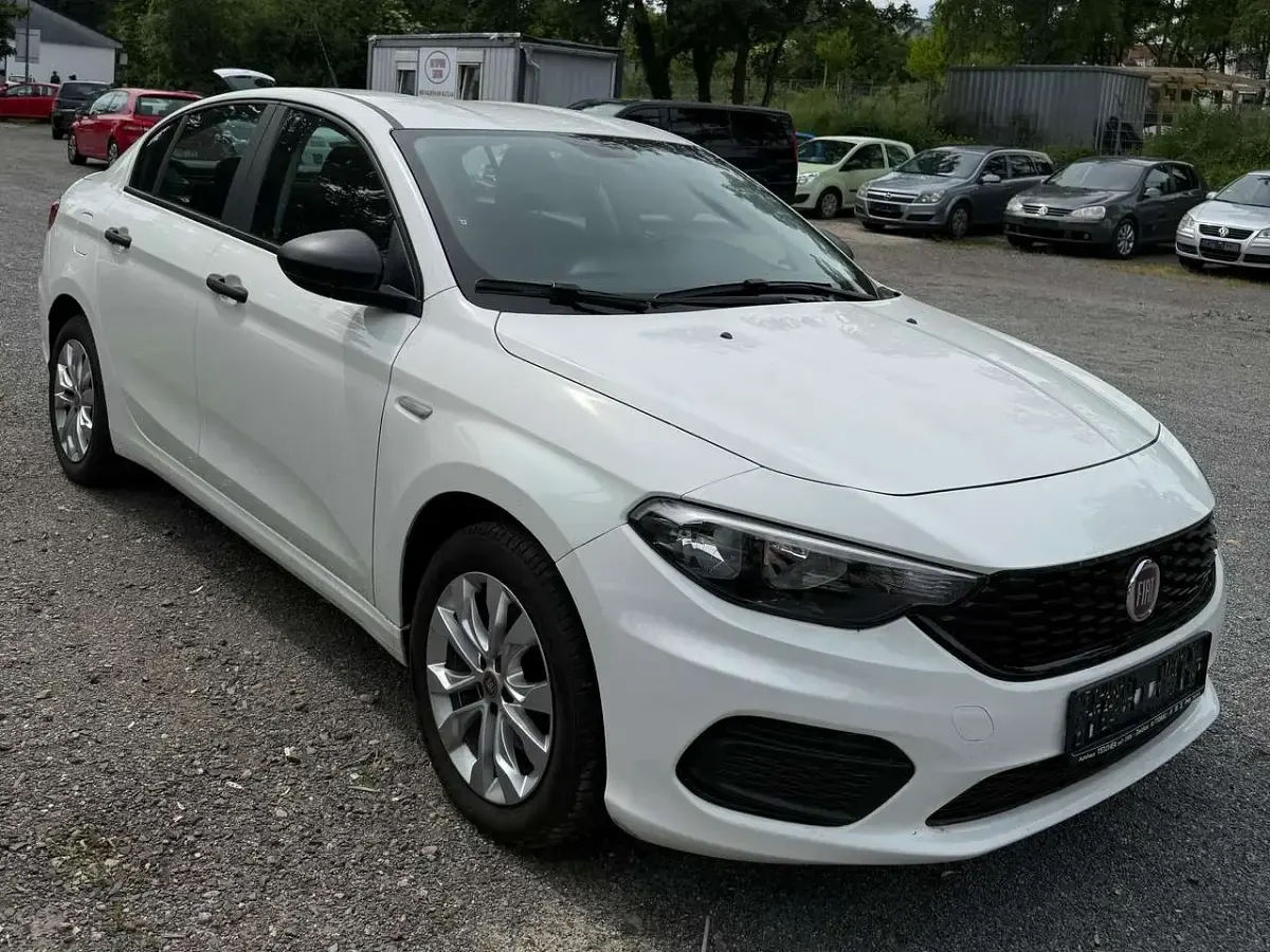 Gebraucht Fiat Tipo Street 95 PS (69 kW) 2019 Colore esterno Limousine