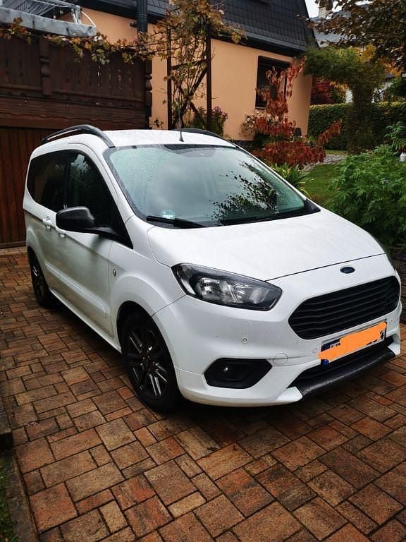Weiß Gebraucht 2019 Ford Tourneo Courier Sport Van / Kleinbus | 10.500 € (Guter Preis) - Bild 1/4