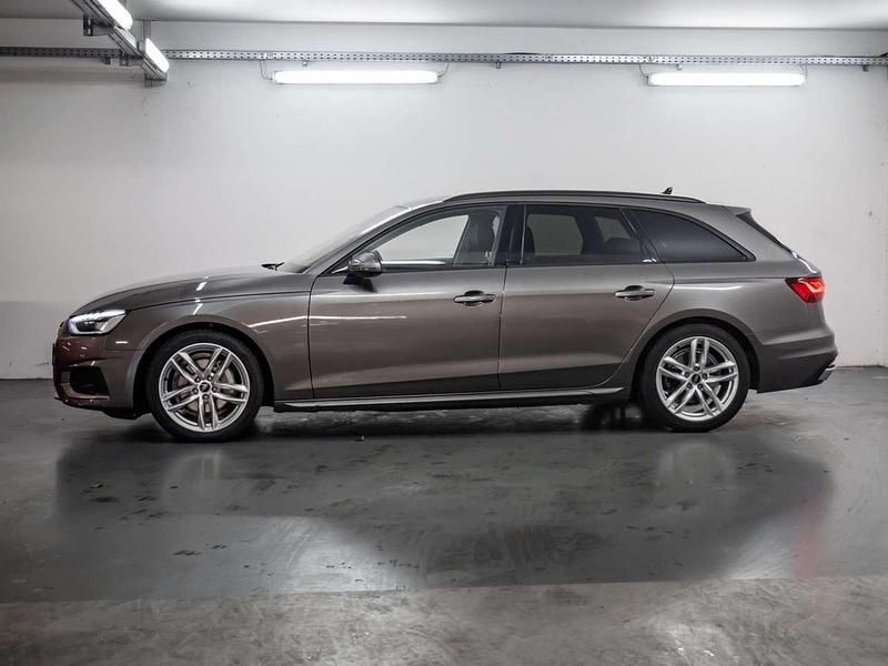 Gebraucht Audi A4 Advanced 204 PS (150 kW) 2022 Grau Kombi