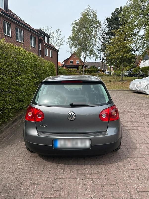 Second-hand VW Golf 75 CP (55 kW) 2005 Gri Coupe