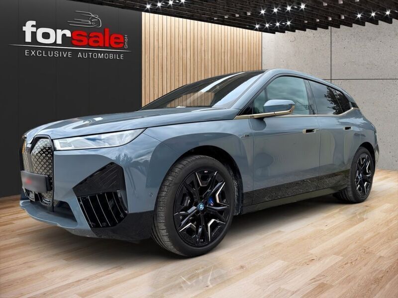 Grau Gebraucht 2022 BMW iX Performance SUV | 75.900 € (Guter Preis) - Bild 1/4
