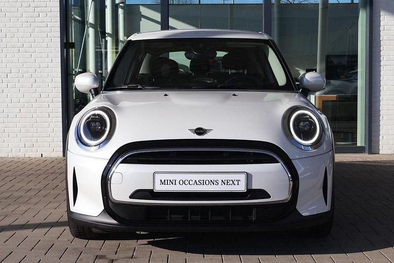 Gebraucht Mini Cooper Classic 136 PS (100 kW) 2024 Weiß Kleinwagen