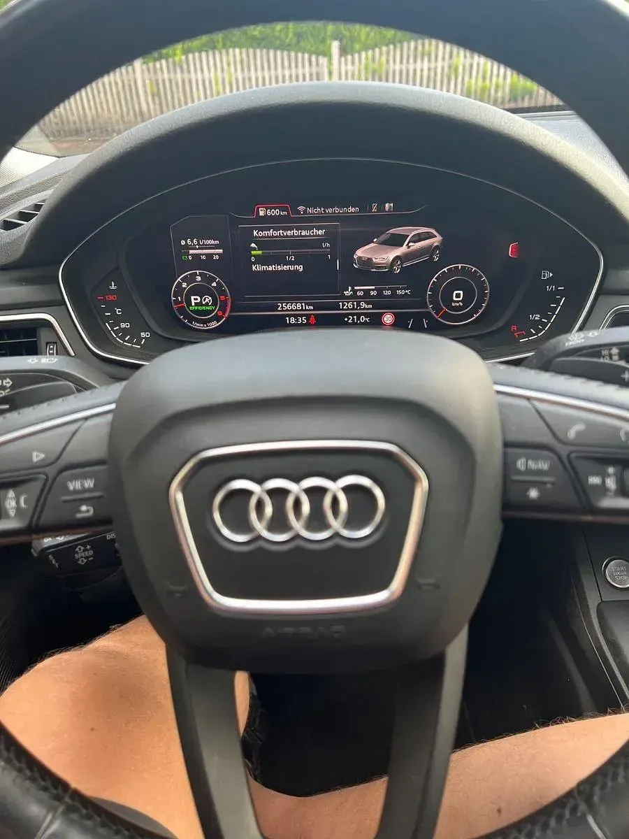 Second-hand Audi A4 218 CP (160 kW) 2016 Negru Break