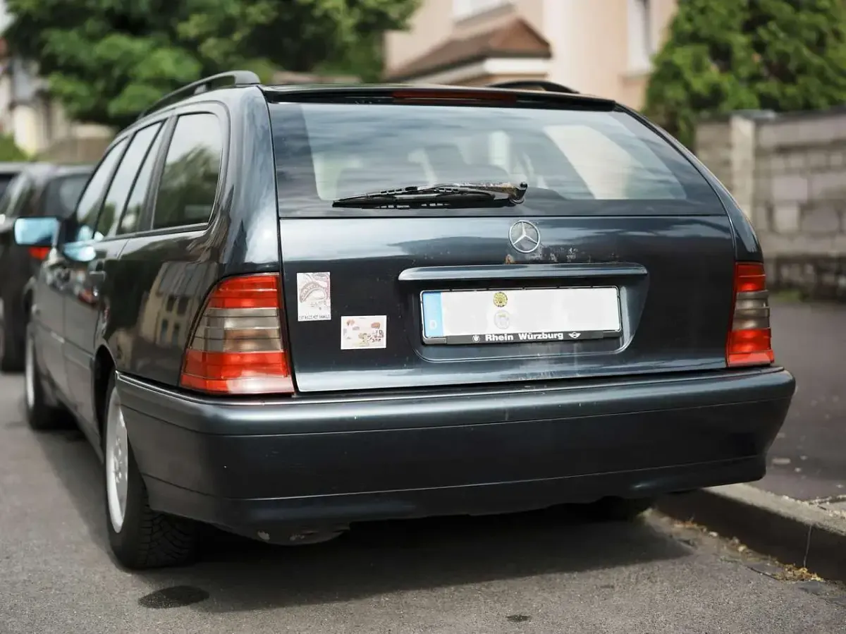 Gebraucht Mercedes C200 136 PS (100 kW) 1998 Blau Kombi