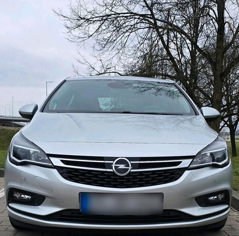 Second-hand Opel Astra 150 CP (110 kW) 2018 Argintiu Hatchback