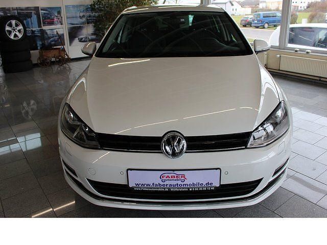 Gebraucht VW Golf VII LOUNGE 110 PS (80 kW) 2016 Weiß metallic Limousine