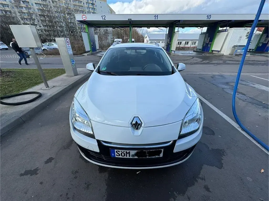 Gebraucht Renault Mégane Dynamique 110 PS (80 kW) 2012 Weiß Limousine