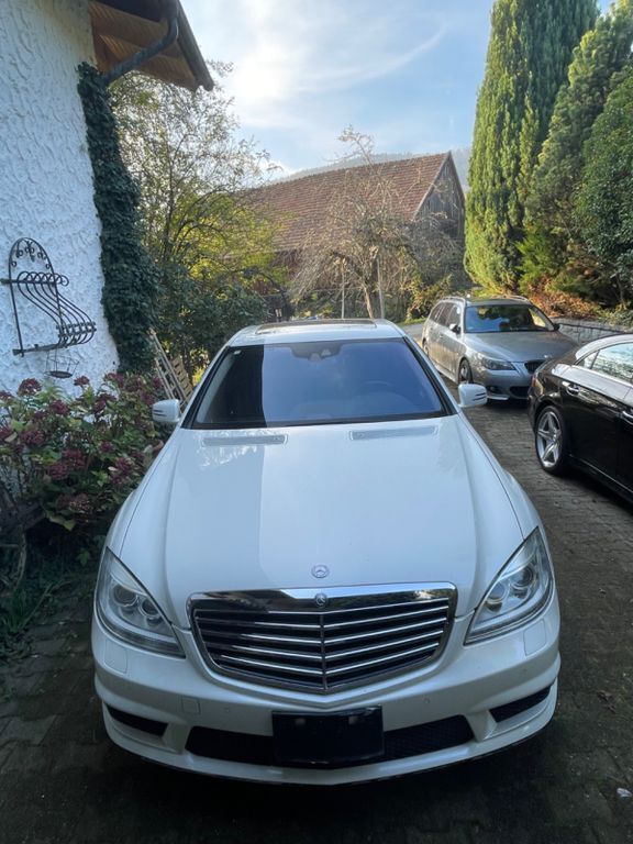Weiß Gebraucht 2011 Mercedes S63 AMG AMG Limousine | 29.900 € (Fairer Preis) - Bild 1/4