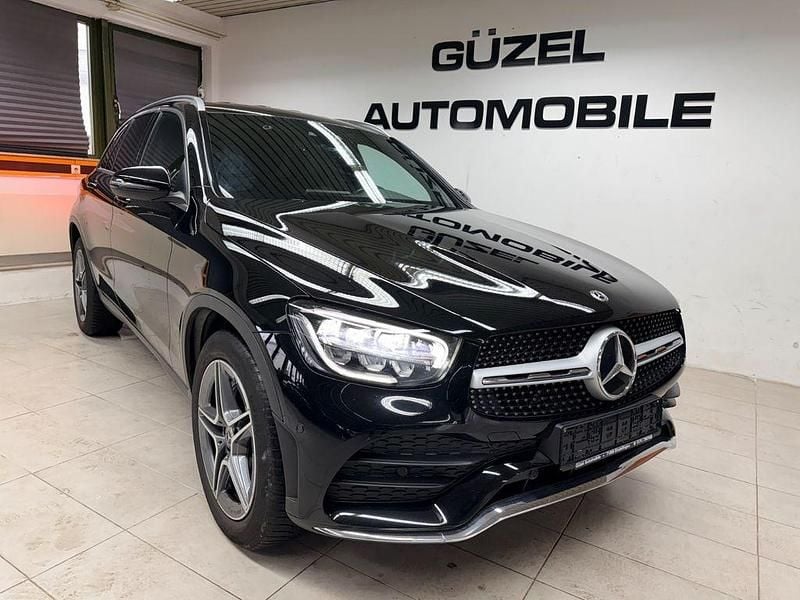 Schwarz Gebraucht 2019 Mercedes GLC300 AMG line SUV | 28.980 € (Fairer Preis) - Bild 1/4