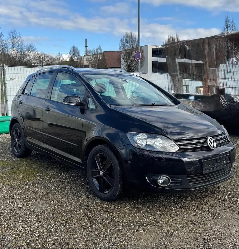 Gebraucht VW Golf VI 105 PS (77 kW) 2011 Schwarz Kleinwagen