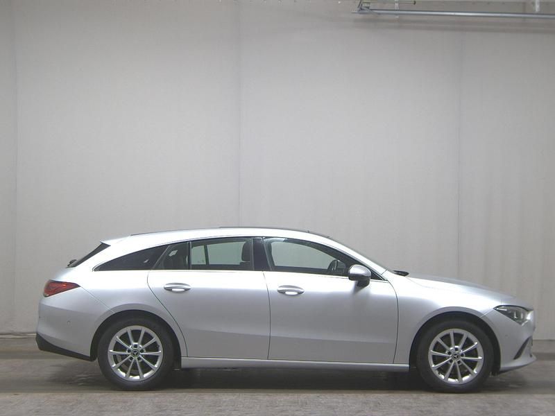 Silber Gebraucht 2022 Mercedes CLA220 Shooting Brake Progressive Kombi | 23.480 € (Guter Preis) - Bild 1/4