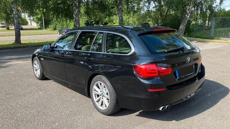 Schwarz Gebraucht 2013 BMW 530 Sport Line Kombi | 8.050 € (Fairer Preis) - Bild 1/4