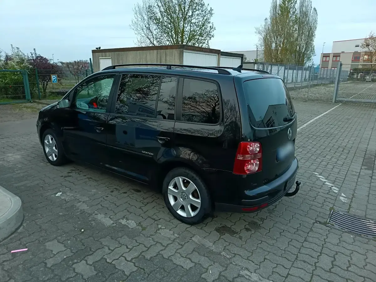 Gebraucht VW Touran 140 PS (102 kW) 2009 Schwarz Van / Kleinbus