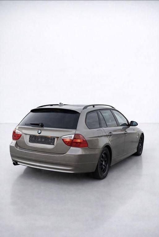 Gebraucht BMW 320 150 PS (110 kW) 2007 Gold Kombi