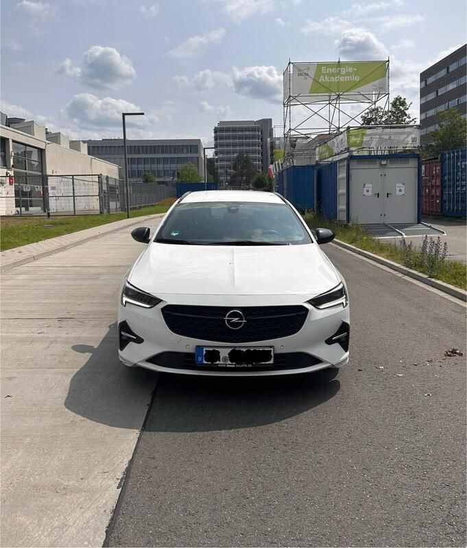 Weiß Gebraucht 2020 Opel Insignia Kombi | 16.500 € (Superpreis) - Bild 1/4