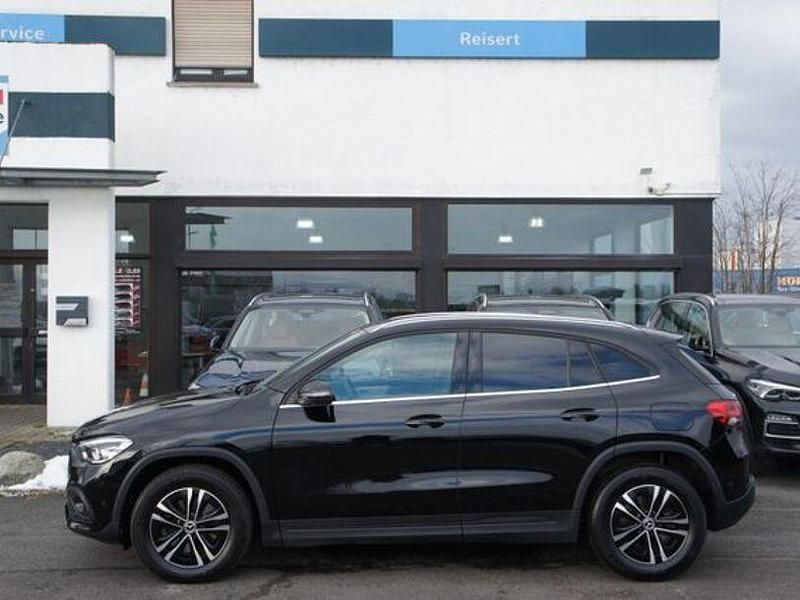 Gebraucht Mercedes GLA220 190 PS (139 kW) 2023 Schwarz SUV
