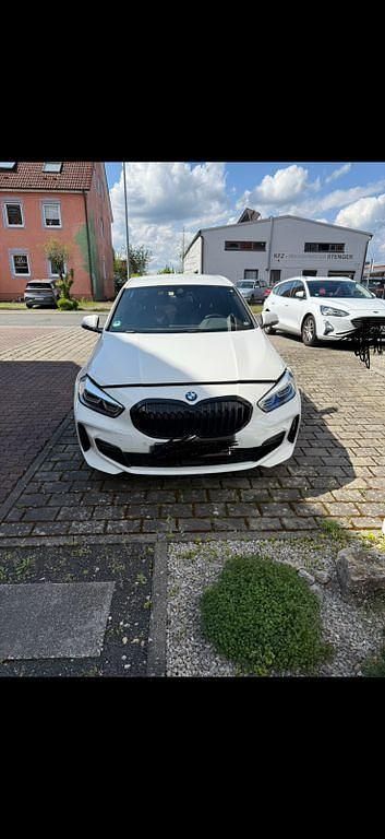Weiß Gebraucht 2021 BMW 118 M Sport Kleinwagen | 22.000 € (Fairer Preis) - Bild 1/4