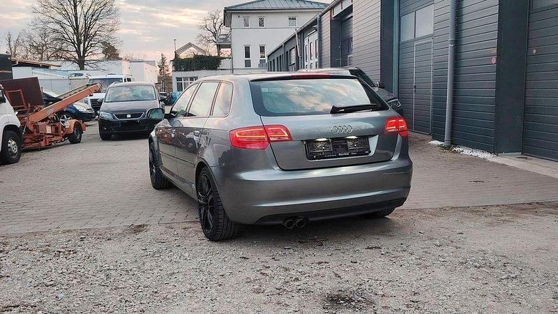 Gebraucht Audi A3 125 PS (91 kW) 2010 Grau Kleinwagen