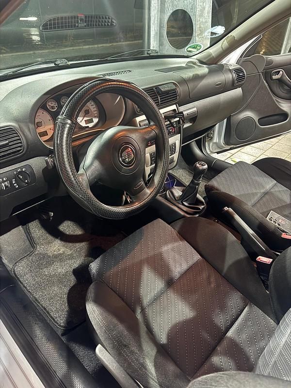 Gebraucht Seat Leon 110 PS (80 kW) 2005 Silber Kleinwagen