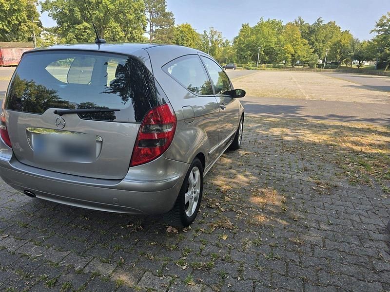 Gebraucht Mercedes A150 Classic 95 PS (69 kW) 2005 Grau Limousine