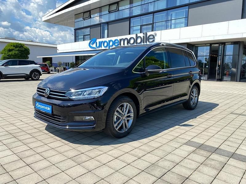 Gebraucht VW Touran Highline 150 PS (110 kW) 2022 Deep black perleffekt Van / Kleinbus