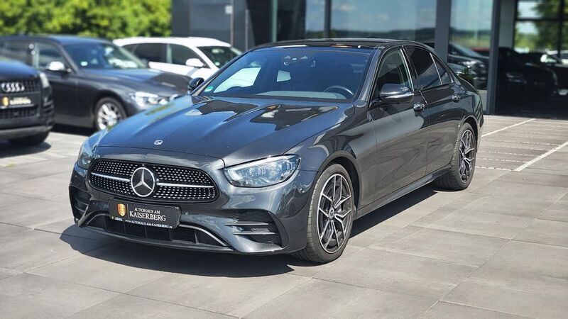 Grün Gebraucht 2020 Mercedes E400 AMG line Limousine | 32.500 € (Etwas zu teuer) - Bild 1/4