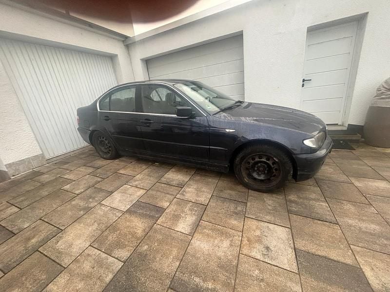 Blau Gebraucht 2003 BMW 325 Limousine | 2.800 € (Superpreis) - Bild 1/4