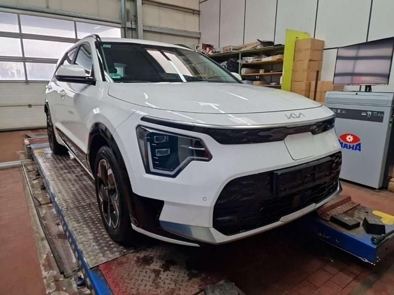 Gebraucht Kia e-Niro Inspiration 150 kW (204 PS) 2023 Weiß SUV