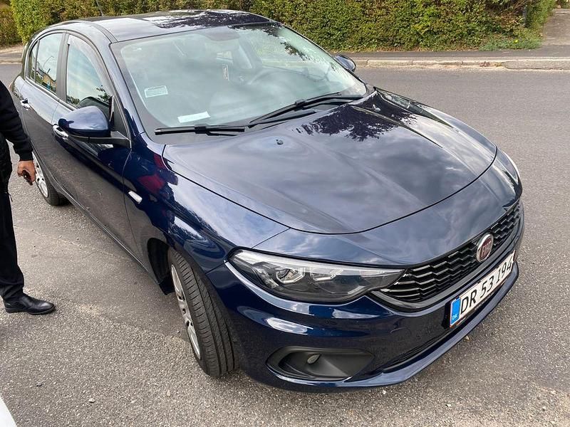 Blau Gebraucht 2019 Fiat Tipo Sport Limousine | 6.100 € (Fairer Preis) - Bild 1/4