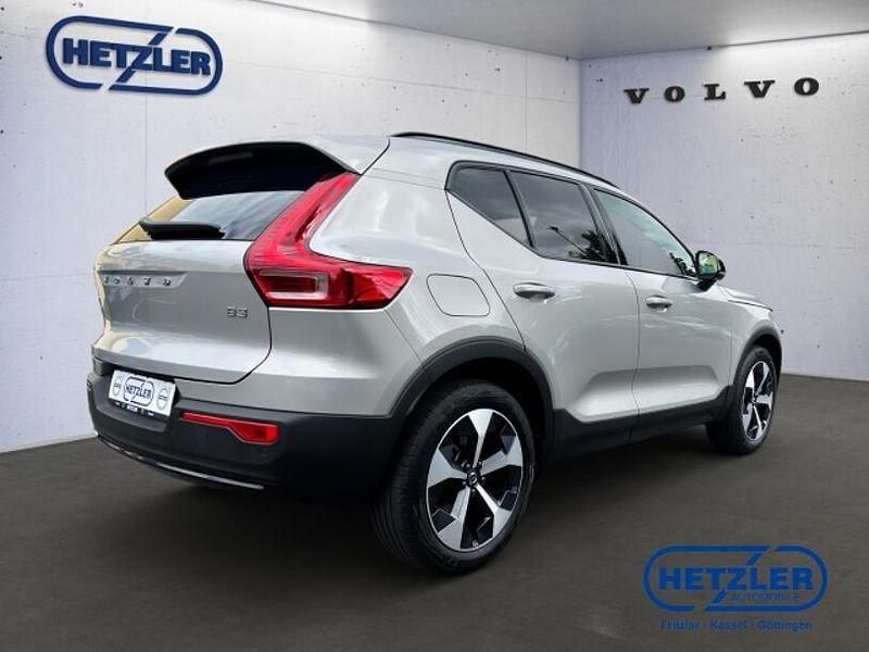 Gebraucht Volvo XC40 Plus 163 PS (119 kW) 2024 Silver dawn / metallic SUV