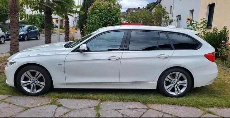 Gebraucht BMW 320 Shadowline 184 PS (135 kW) 2015 Weiß Kombi
