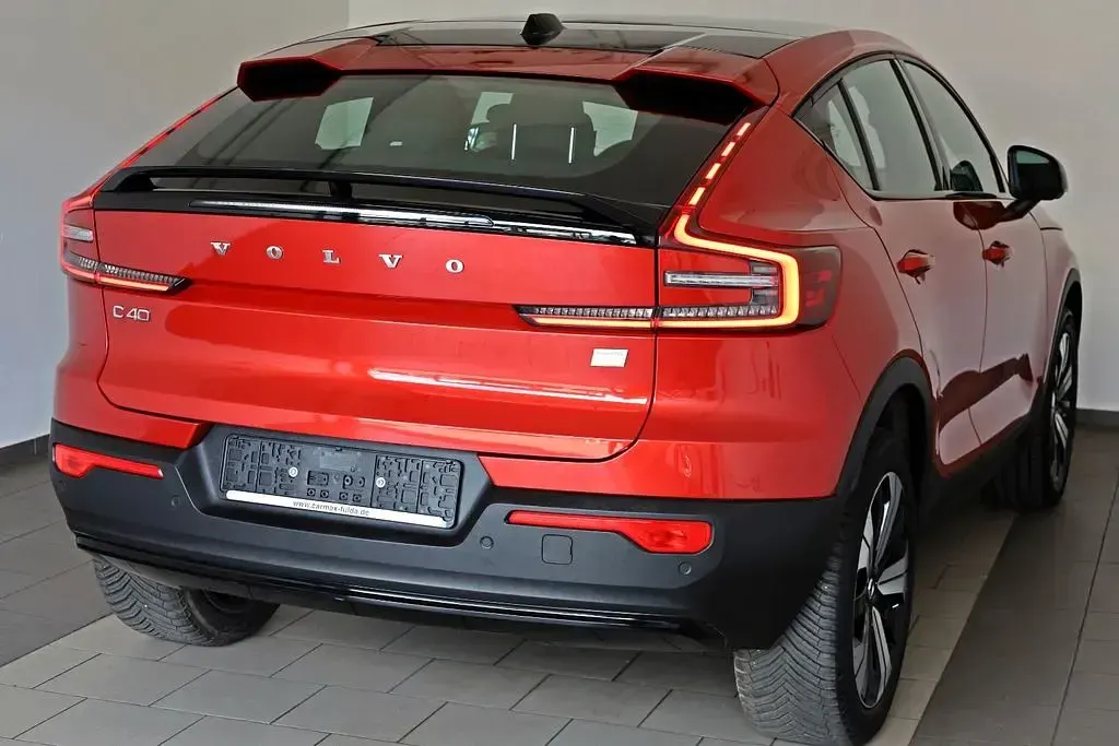 Gebraucht Volvo C40 Core 169 kW (231 PS) 2023 Fusion red (metallic) SUV