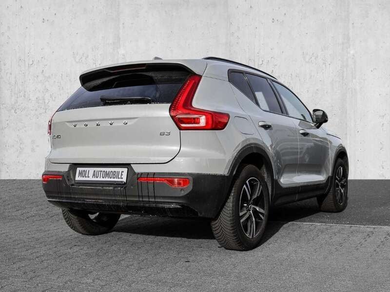 Gebraucht Volvo XC40 Plus 163 PS (119 kW) 2023 Grau SUV