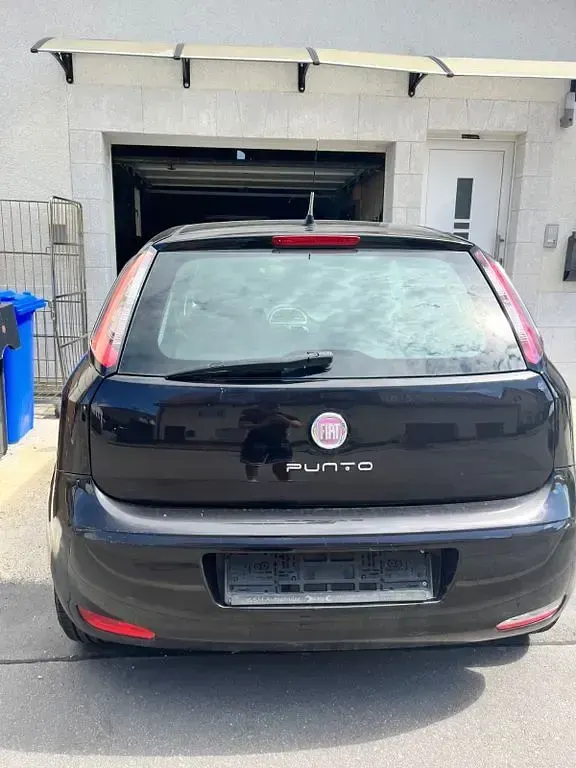 Gebraucht Fiat Punto 69 PS (50 kW) 2012 Schwarz Kleinwagen