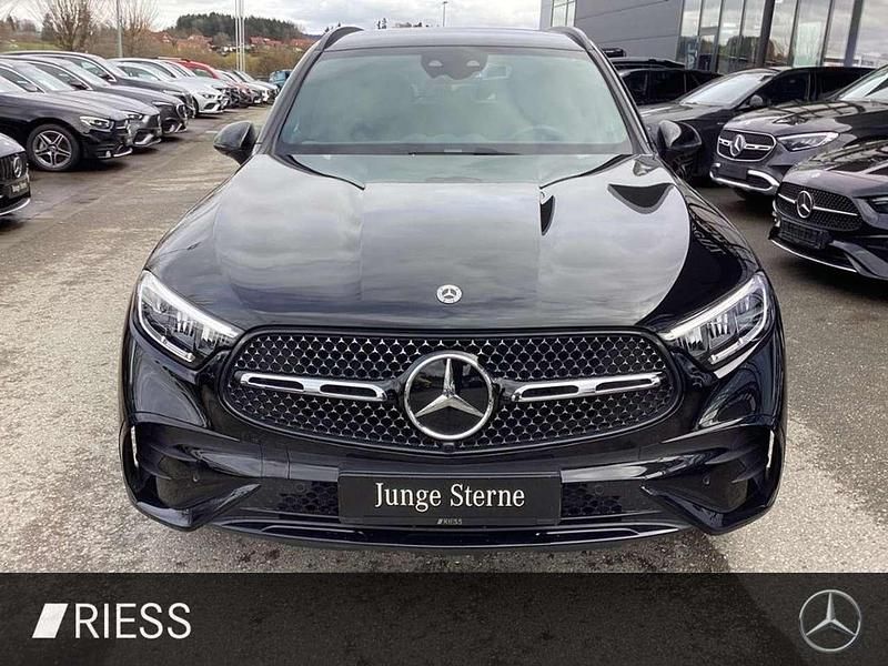 Gebraucht Mercedes GLC220 AMG 197 PS (144 kW) 2025 Metalliclack obsidianschwarz SUV