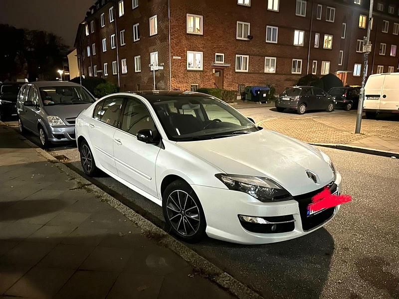 Weiß Gebraucht 2013 Renault Laguna III Dynamique Limousine | 4.800 € - Bild 1/4