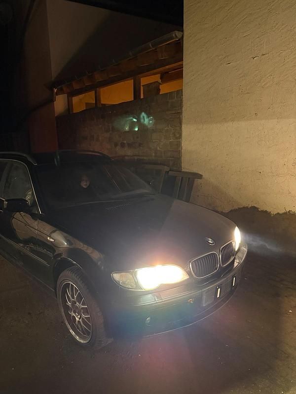 Gebraucht BMW 320 150 PS (110 kW) 2004 Schwarz Kombi